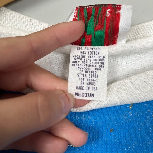 Nutcracker Vintage Textured Christmas Scene Sweater Winter Art USA Women's Sz. M - Picture 5 of 7